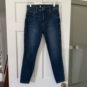 Kut from the Kloth “Donna” skinny ankle jeans.